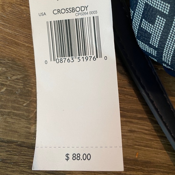 Sold Out! Tommy Hilfiger Crossbody Bag Brand New - Picture 2 of 3